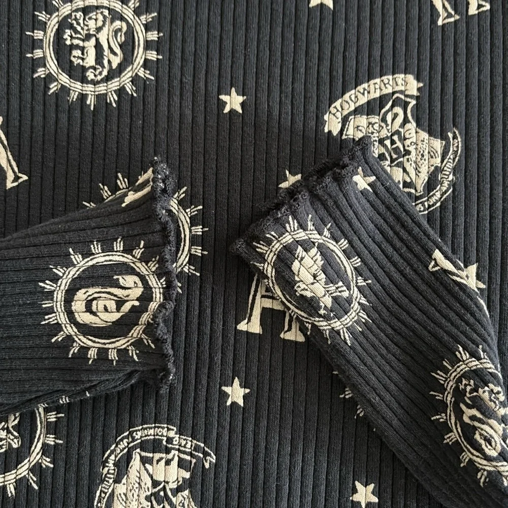 H&M Harry Potter Hogwarts long sleeve